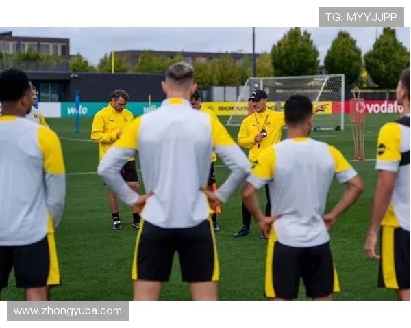 英媒称纽卡有意签下施洛特贝克但球员预计十月才能完全康复